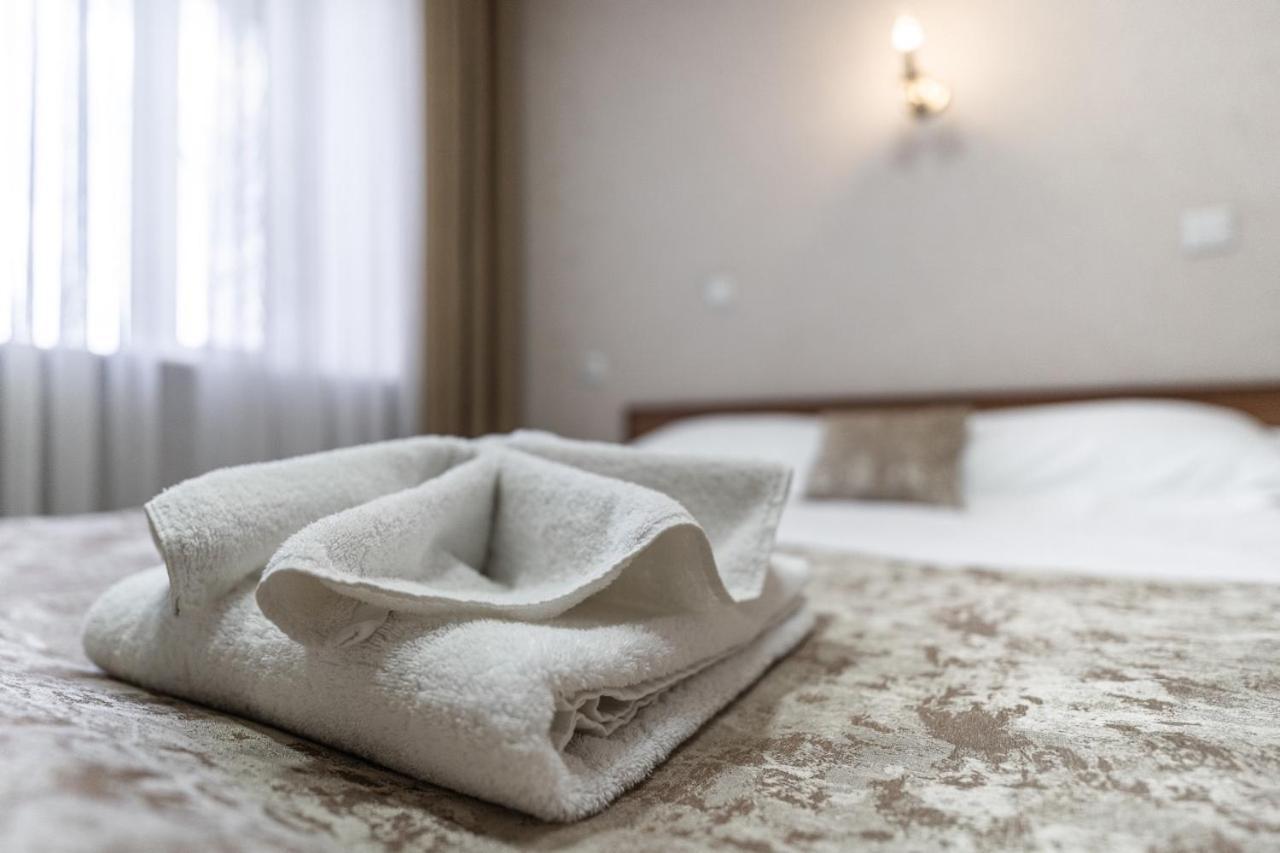 Madanur Hotel Karakol Kültér fotó