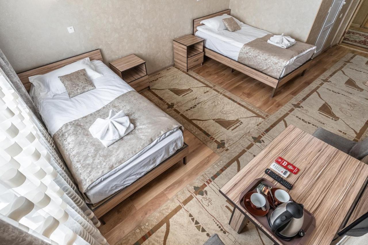 Madanur Hotel Karakol Kültér fotó