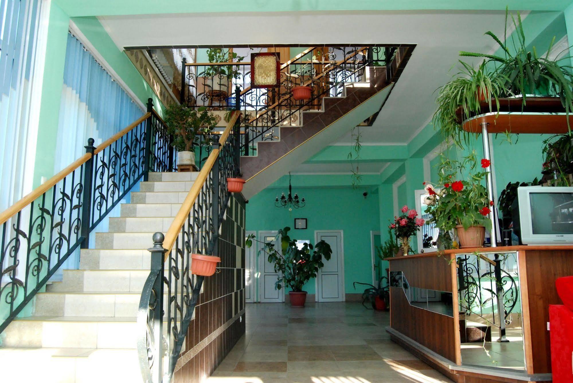 Madanur Hotel Karakol Kültér fotó