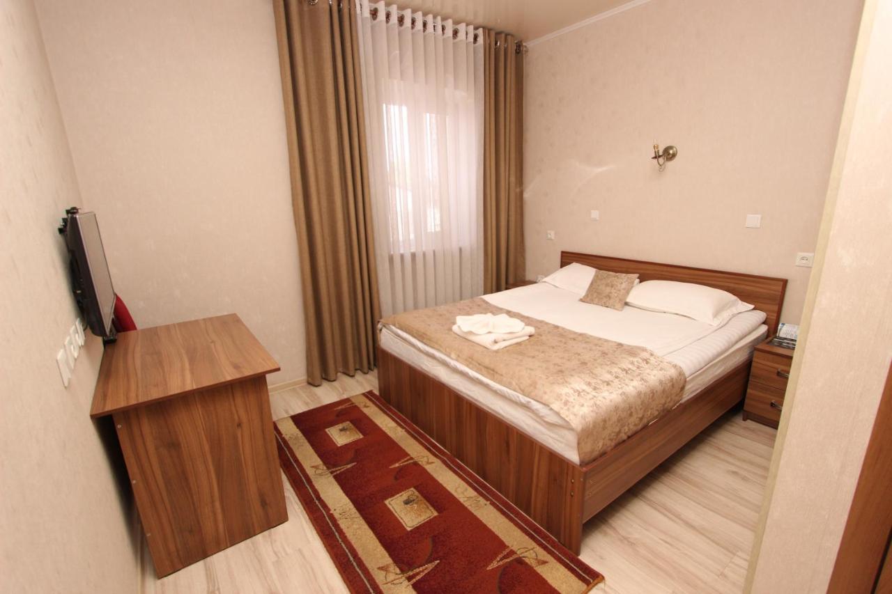 Madanur Hotel Karakol Kültér fotó