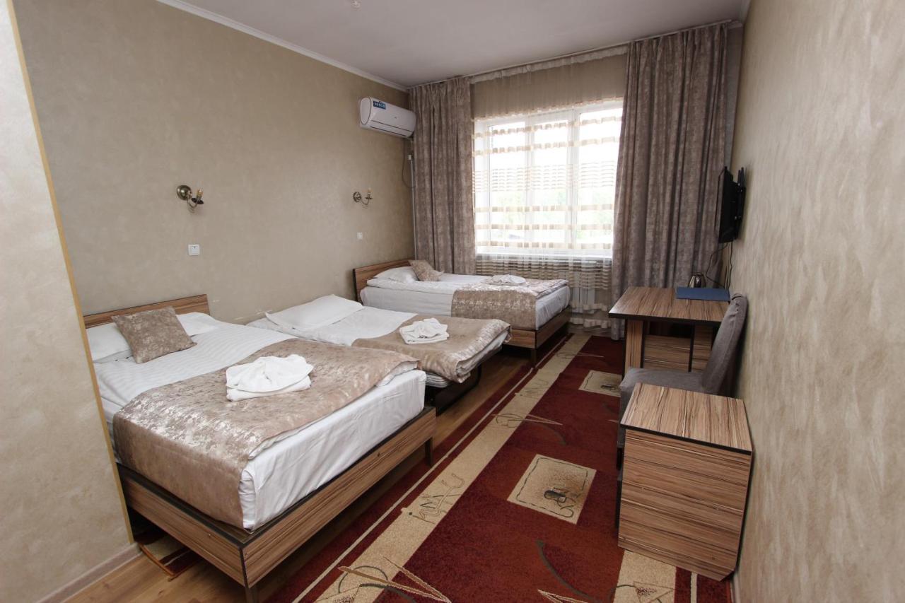 Madanur Hotel Karakol Kültér fotó
